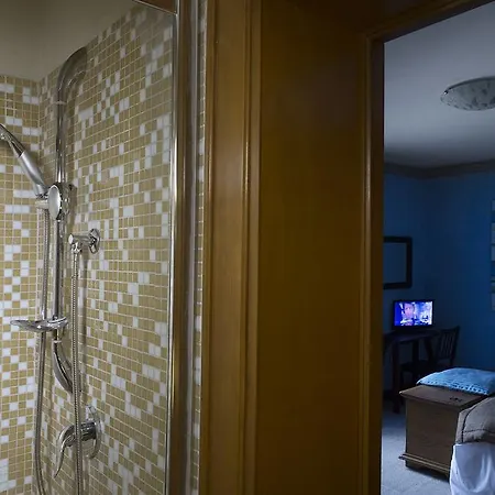 Oda ve Kahvaltı Vibo In Centro 3*