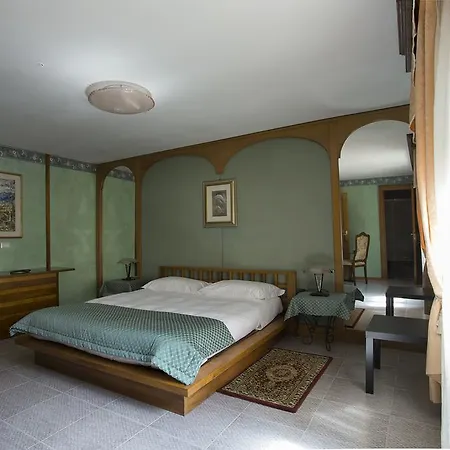 Vibo In Centro Oda ve Kahvaltı