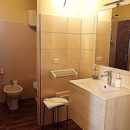 Vibo In Centro B&B 비보발렌티아